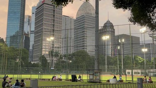 Lapangan Softball GBK, Spot Nongkrong Baru di Jakarta