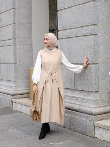 Baju Cream Cocok dengan Jilbab Warna Apa? Ini Kombinasinya Agar Tak Pucat