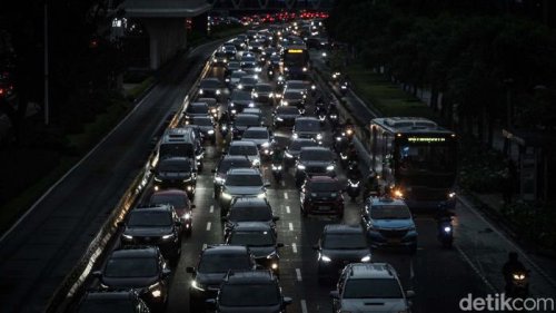 Hadapi Macet Saat Libur Tahun Baru, Ini 6 Triknya