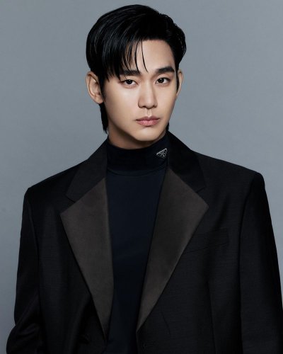 Gantengnya Kim Soo Hyun Jadi Brand Ambassador Prada, Susul Byeon Woo Seok