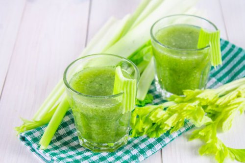 1. Teh chamomile, 2. Jus seledri, 3. Teh jahe, 4. Susu, 5. Jus anggur, Top 5+ Minuman Sebelum Tidur yang Ampuh Bakar Lemak Perut