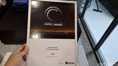 Sabet penghargaan Internasional, Biji kopi lokal menjadi andalan, Espresso yang kuat menyegarkan, Hojicha hingga bolu jadul sebagai pelengkap, Trace Roasting: Berawal dari Roastery, Kafe Ini Sabet Penghargaan Internasional