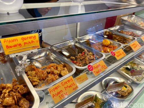 RM Cahaya Selatan: Nasi Warteg Kekinian dengan Lauk Telur Tomat hingga Fuyunghai Sedap