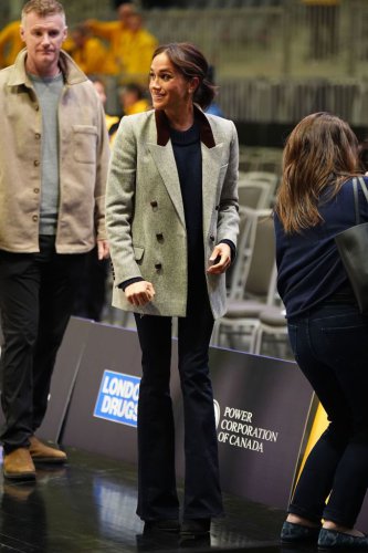 Saat Gaya Blazer Favorit Putri Diana Ditiru Meghan Markle dan Kate Middleton
