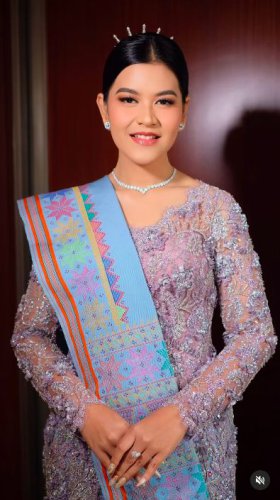 Gaya Kahiyang Ayu Dampingi Bobby Nasution Dilantik Jadi Gubernur Termuda