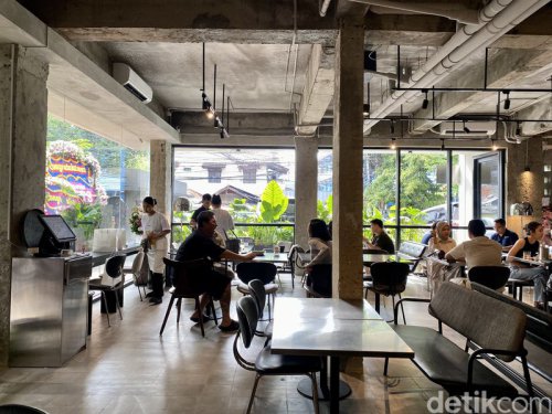 Knots: Super Lembut! Basque Cheesecake dan Mocha Mousse di Bakery Baru