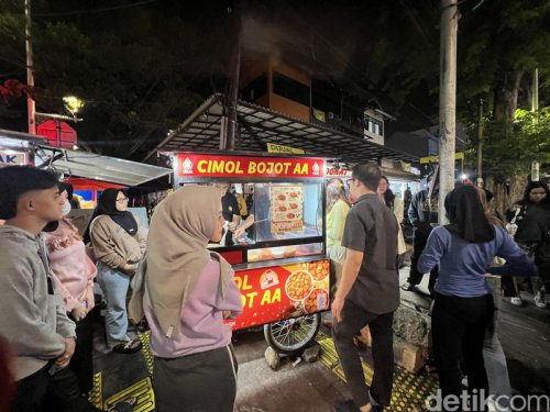 Rela Antre Demi Cimol Bojot AA yang Kini Buka di Tebet