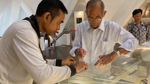 Destinasi Unggulan Surabaya Kini Dilengkapi Huruf Braille