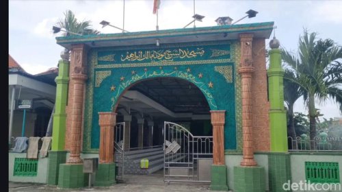 Masjid Syekh Maulana Malik Ibrahim Diyakini Sebagai yang Tertua di Jawa