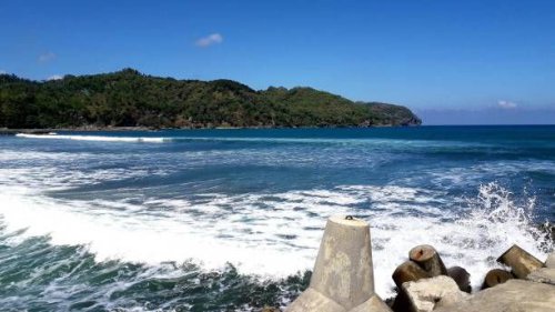 Wisata Pantai Jetis Cilacap: Daya Tarik, Lokasi, hingga Tiket Masuknya