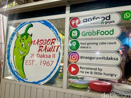 Uniknya Nasi Goreng Jalan Daksa, Tanpa Minyak dan Pakai Irisan Cabai Rawit
