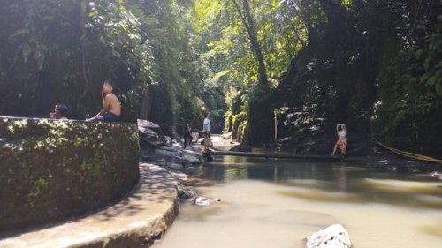 Air Terjun Ini Lebih Terkenal di Mata Turis Asing daripada Warlok Bali