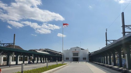 Stasiun Yogyakarta: Harmoni Sejarah, Budaya, dan Transportasi Modern