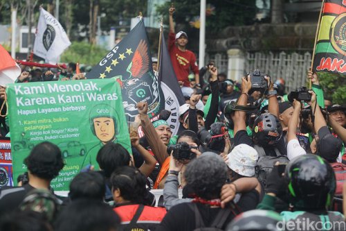 Top 50.000+ Ojol Demo Besar Hari Ini, Aplikasi Dimatikan