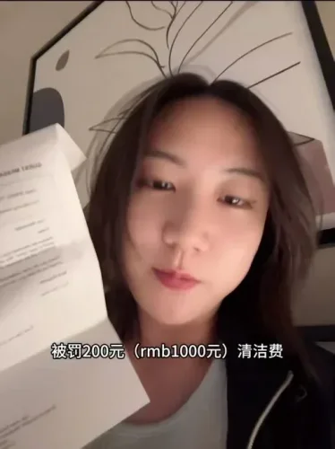 Turis China Kena Denda Rp 2,5 Juta Gegara Bawa Durian ke Hotel
