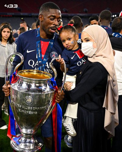 Most Pop: Gaya Istri Ousmane Dembele, Hijabers yang Jarang Menampilkan Wajah