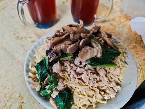 Yummy! 5 Mie Ayam Jamur Topping Komplet Harga Mulai Rp 13.000