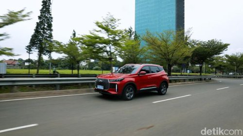 Desain Simpel Tapi Nggak Nanggung, Kabin Lega dan Fungsional, , Rasa Berkendara: Santai Buat Harian, Cuma Dapat 13,3 km/Liter untuk Harian, Irit Nggak?, Handling dan Suspensi, Fitur Cukup Lengkap di Kelasnya, Kesimpulan: Worth It Buat Harian, tapi..., Murah Tapi Gak Murahan! Begini Rasanya Pakai Chery Tiggo Cross untuk Harian