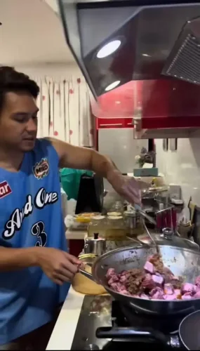 Mewah! Influencer Pakai Wagyu Rp 15,4 Juta Buat Bikin Rendang Idul Adha