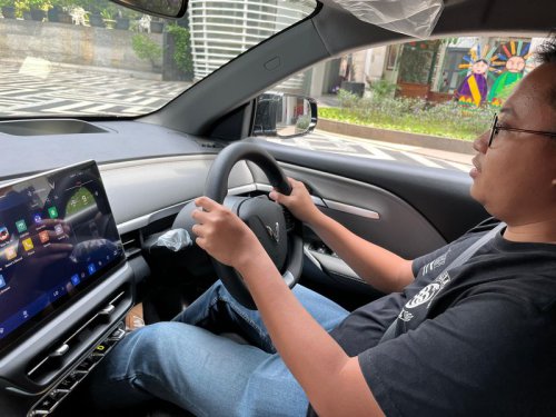 Kesan Pertama Jajal Mobil Listrik VinFast VF6