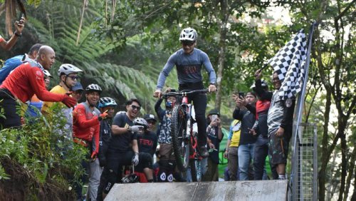 Serunya Main Sepeda di Tempat Paling Adem di Puncak