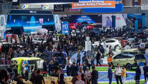 Duit Ada, Kenapa Orang Indonesia Menahan Beli Mobil?