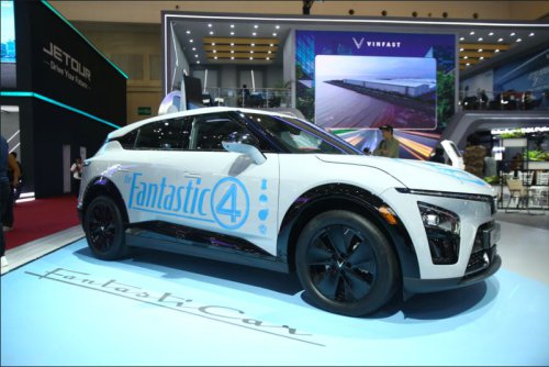 Keluar dari Bayang-bayang Jadi Mobil Taksi, VinFast Pajang VF7 Edisi Disney