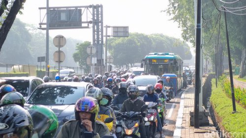 Pramono Rasakan Sendiri Kemacetan TB Simatupang: Memang Parah