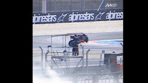 Nyaris Jadi Korban Motor 'Terbang' Acosta, Kameramen MotoGP Bilang Begini