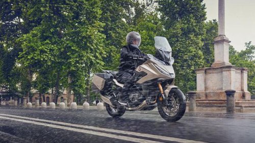 Honda Luncurkan Motor Sport Touring Bertampang PCX