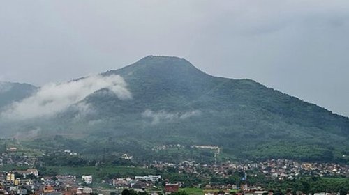 Pesona Gunung Geulis di Sumedang, Cantik Sekaligus Berisiko Gempa