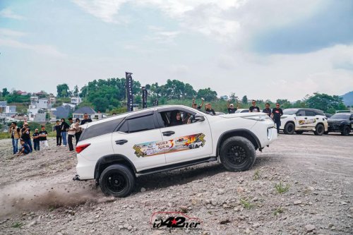 Komunitas ID42NER Geber Fortuner di Habitatnya