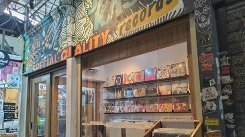 Unik Banget! Pasar Santa, Surga Buku Lawas Hingga Vinyl