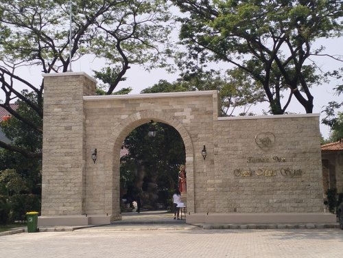 Wisata Religi Baru di Jakbar, Ada Jalan Salib hingga Goa Maria