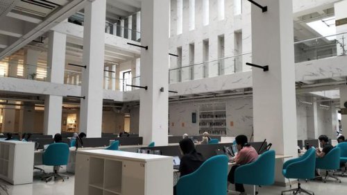 Butuh Tempat Ngerjain Tugas Nyaman? Bisa di Perpustakaan Jusuf Kalla UIII