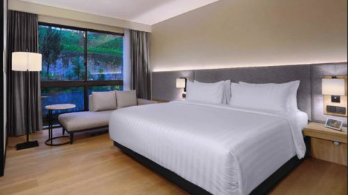 Pesona Grand Aston Puncak, Hotel Full Pemandangan Gunung Lobi-Kamar