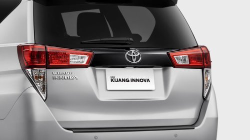 Beda Pajak Kijang Innova Reborn Diesel Manual dan Matic Tahun 2026