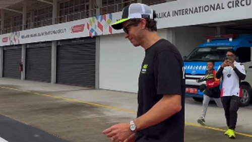 Rossi di Mandalika Dikomentari Warganet: Baju Yamaha, Jajal Mobil Honda, Tim Ducati
