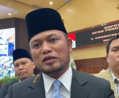 Curhat Warga Kaltim: Banyak Jalan Rusak, Gubernur Malah Beli Mobil Dinas Harga Rp 8,5 M
