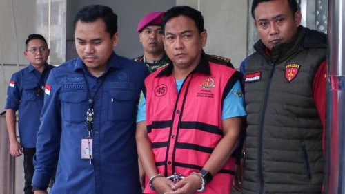 Intip Garasi Ketua Ombudsman yang Dipecat