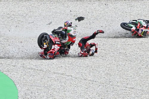 Pebalap MotoGP Tuntut Ubah Titik Start Sirkuit Catalunya Usai Kecelakaan Horor