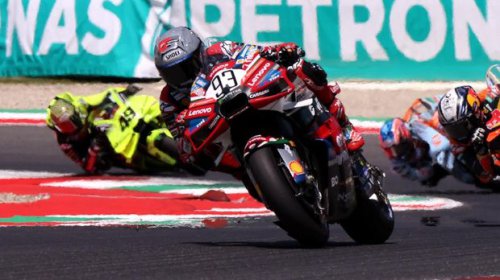 Minim Drama! Marc Marquez Juara Sprint Race MotoGP Hungaria 2026