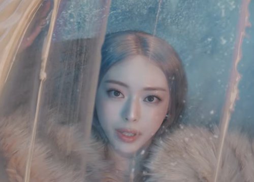 ITZY ユナ、タイトル曲「Ice Cream」MV公開&hellip;神秘的なオーラに釘付け
