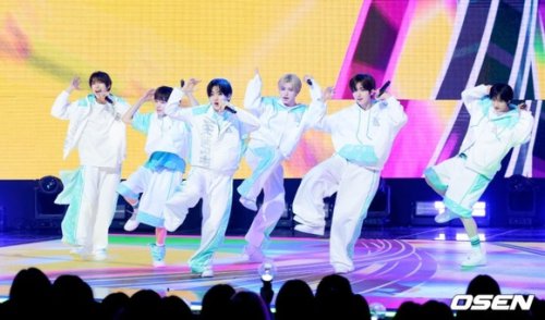 【PHOTO】KickFlipからKISS OF LIFEまで、4/22放送の「SHOW CHAMPION」に出演