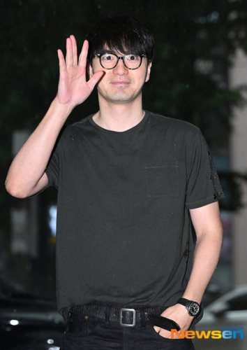 【PHOTO】イ・ジヌク＆元DIA チェヨンら、新ドラマ「エスクァイア」打ち上げに参加