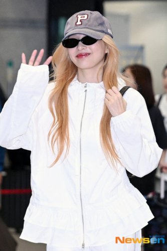 【PHOTO】Red Velvet ジョイ、海外スケジュールを終えて帰国（動画あり）
