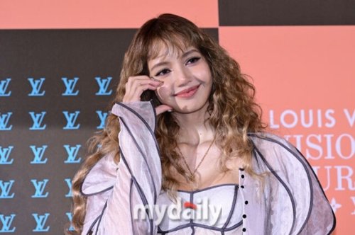 BLACKPINK リサ「2026北中米W杯」開幕式でステージ披露へ！2022年のBTS ジョングクに続き