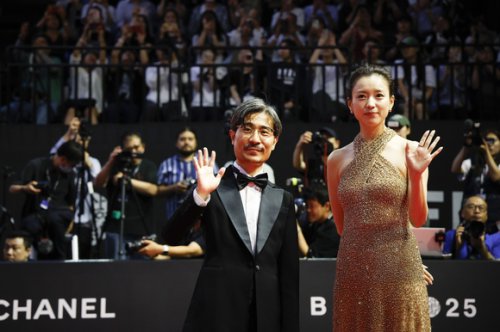 ハン・ヒョジュ、月川翔監督と「釜山国際映画祭」開幕式に登場！小栗旬と共演の「匿名の恋人たち」に期待