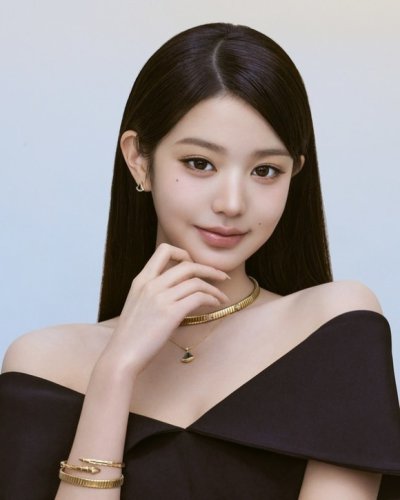 IVE ウォニョン、バレンタインデーを控えて「ブルガリ」のアイテムを身に着けた最新カットを公開