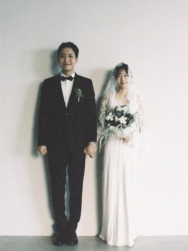 歌手チョ・ヒョンウ、結婚を電撃発表&hellip;お相手は「無限に挑戦」の作家として活躍